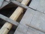 Sostituzione travi marce su vecchio tetto in legno